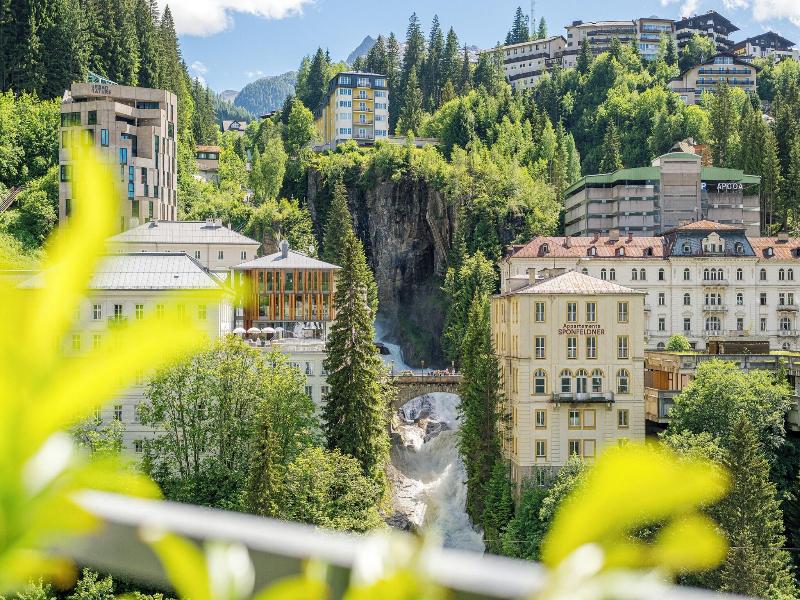 Residenz Boutique Suites image