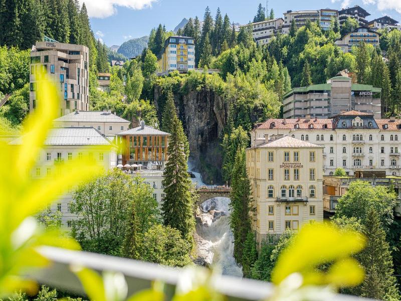 Residenz Boutique Suites image