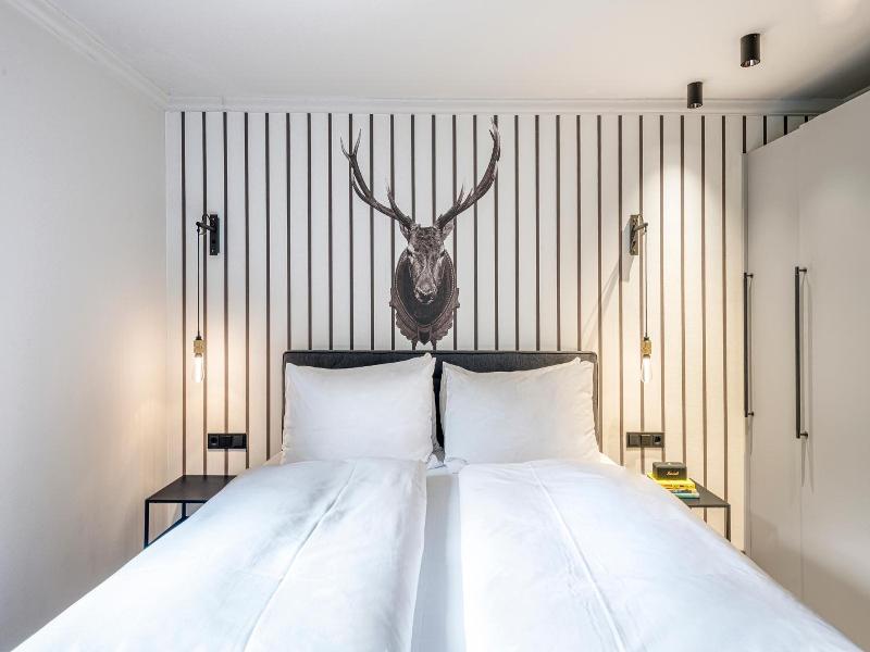 Residenz Boutique Suites image