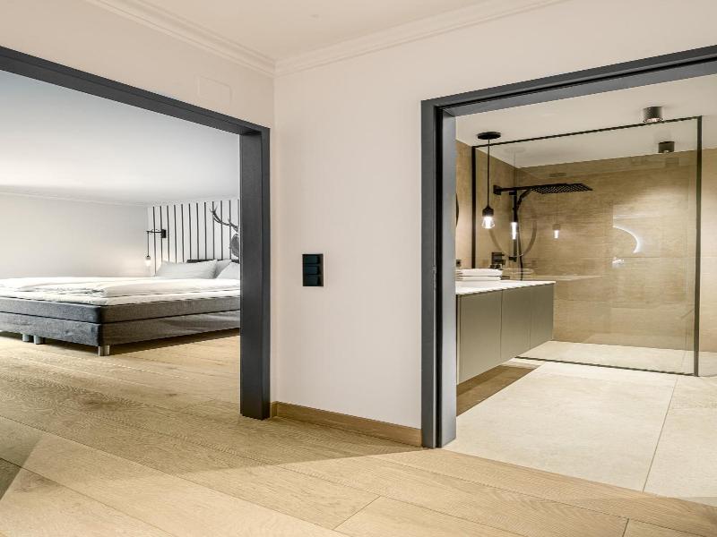 Residenz Boutique Suites image