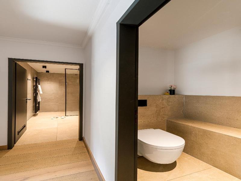 Residenz Boutique Suites image