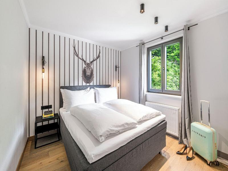 Residenz Boutique Suites image
