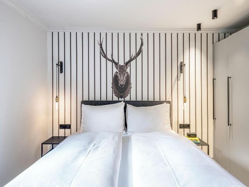 Residenz Boutique Suites image