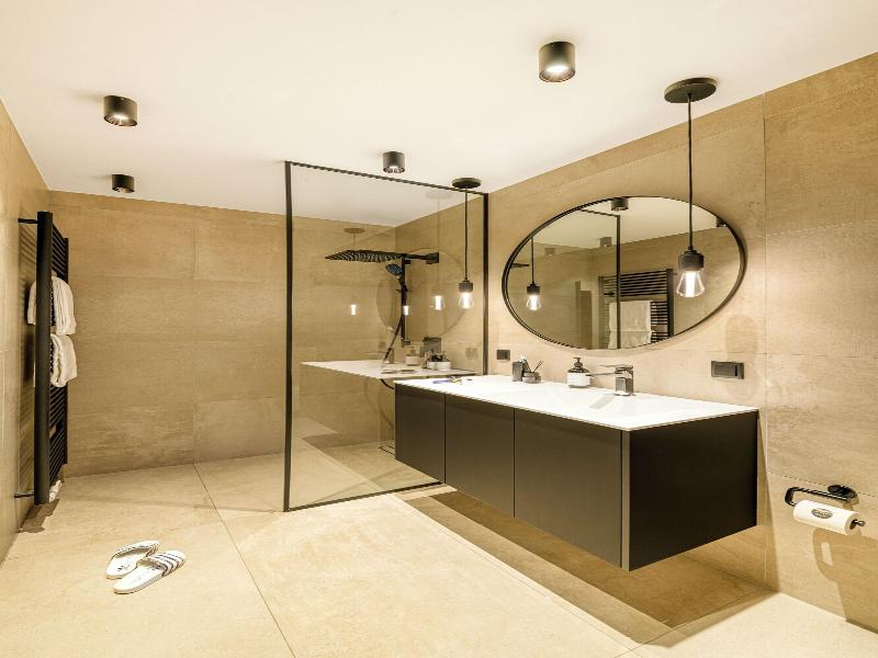 Residenz Boutique Suites image