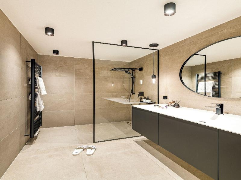 Residenz Boutique Suites image