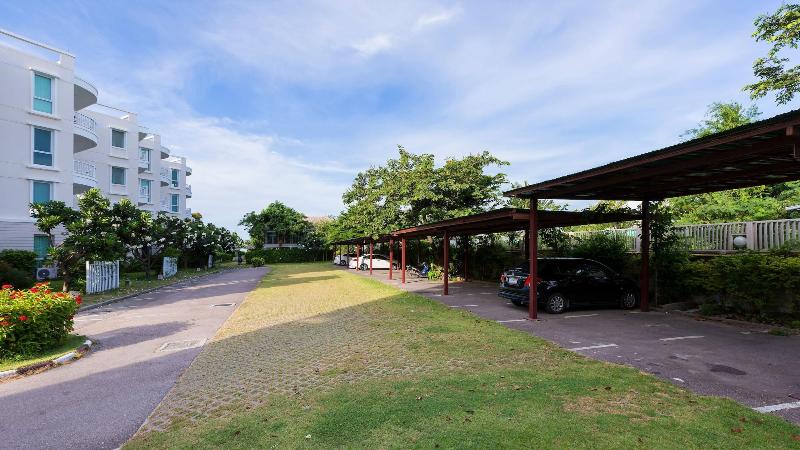 Baan Poolom Beachfront Condominium — general view