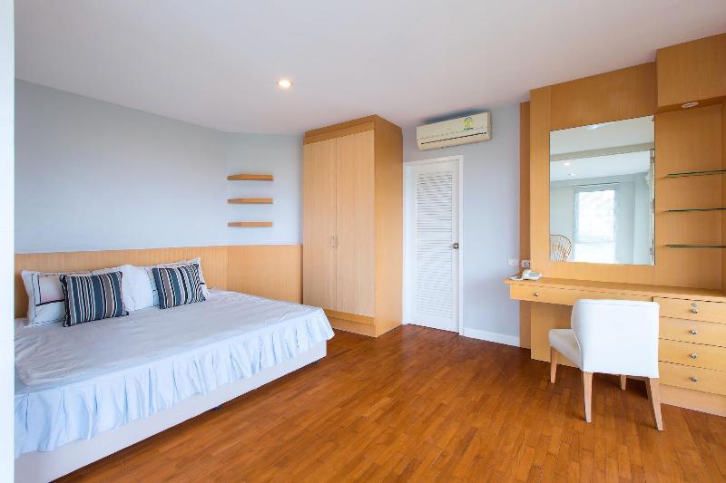 Baan Poolom Beachfront Condominium image