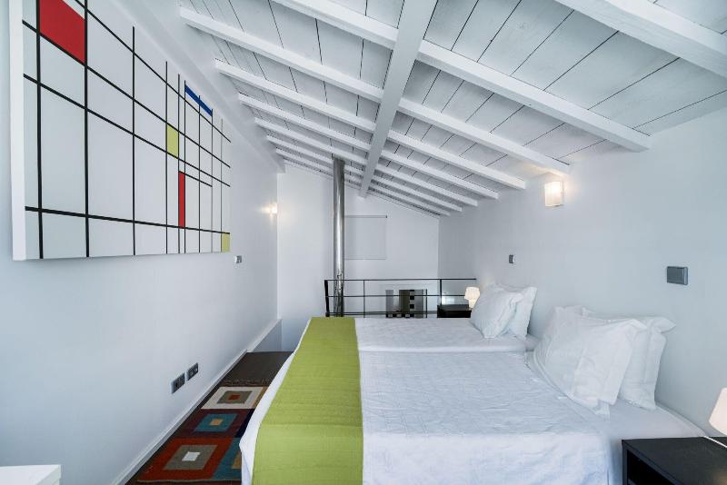 Olala Fine Arts Studios image
