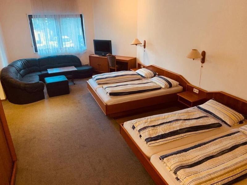 Hotel - Pension - Weller image