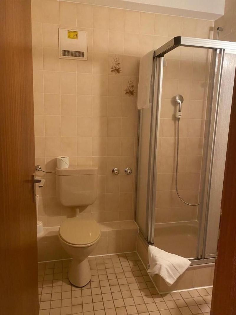 Hotel - Pension - Weller image