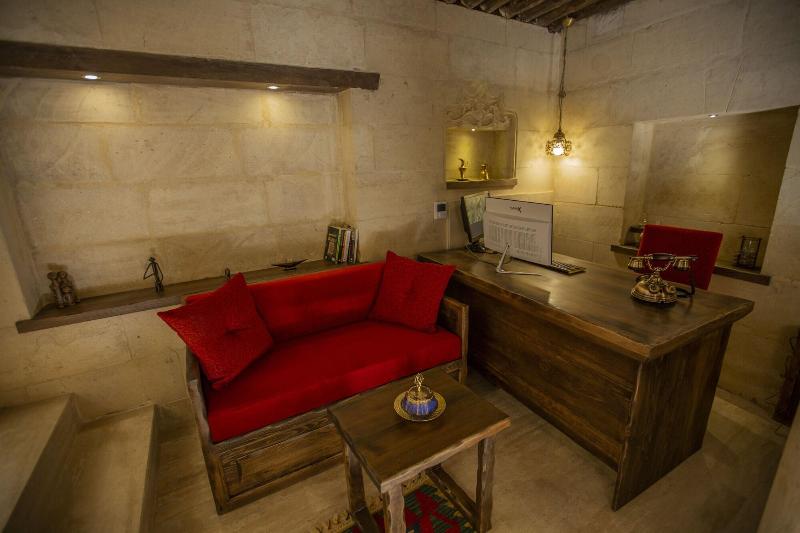 Mak's Cave House image