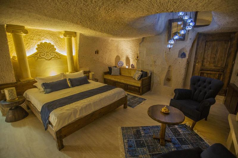 Mak's Cave House image