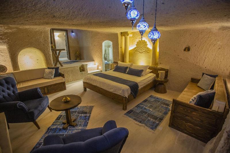 Mak's Cave House image