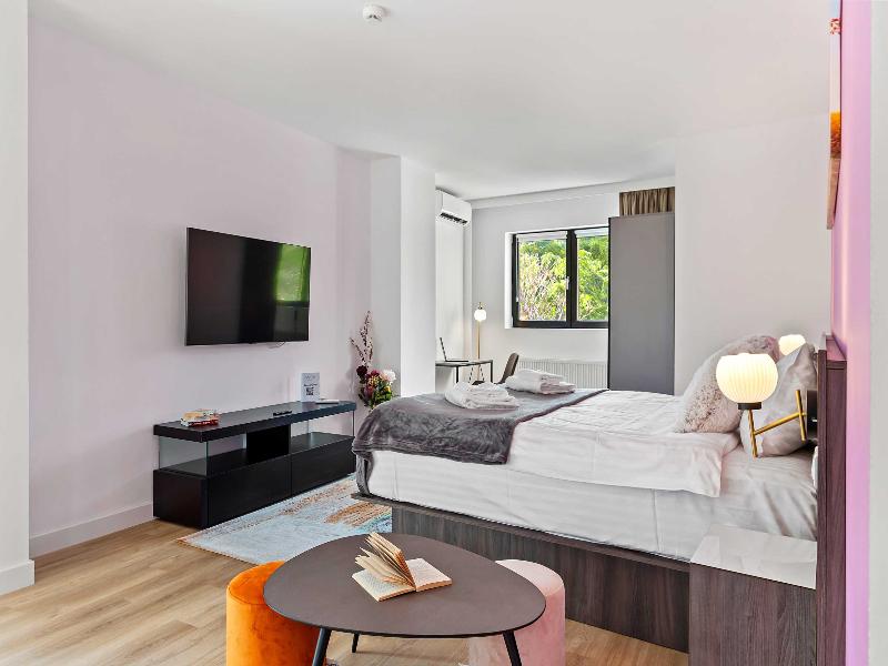 Uni 88 Apartments image