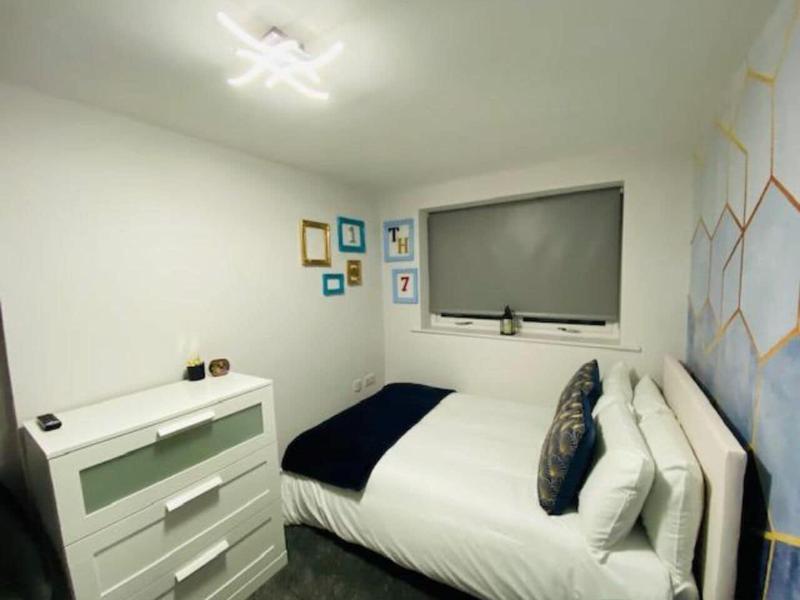 Townhouse Plus @ Lower Beth Street Stoke image