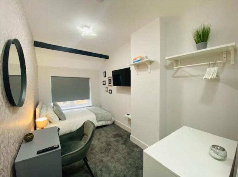 Townhouse Plus @ Lower Beth Street Stoke image