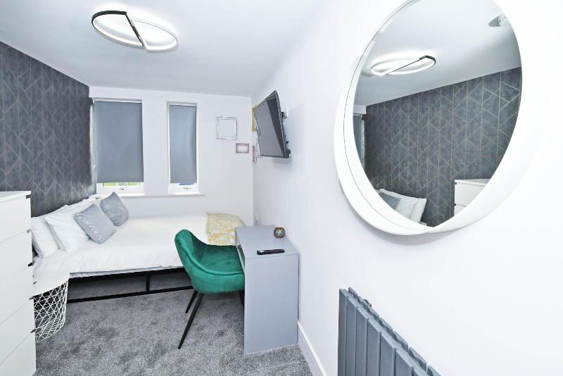 Townhouse Plus @ Lower Beth Street Stoke image