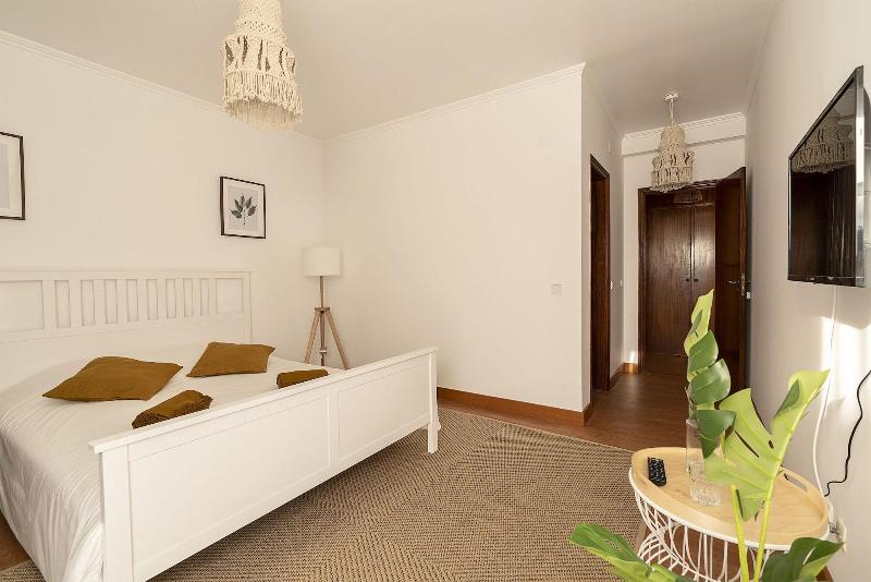 Ericeira Paradise House & Suites image