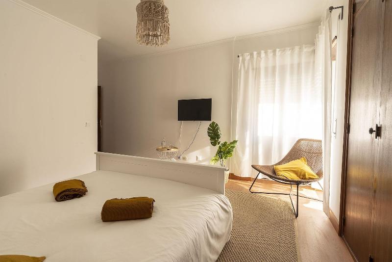 Ericeira Paradise House & Suites image