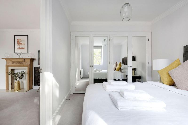 3 Sloane Gardens by UnderTheDoormat image