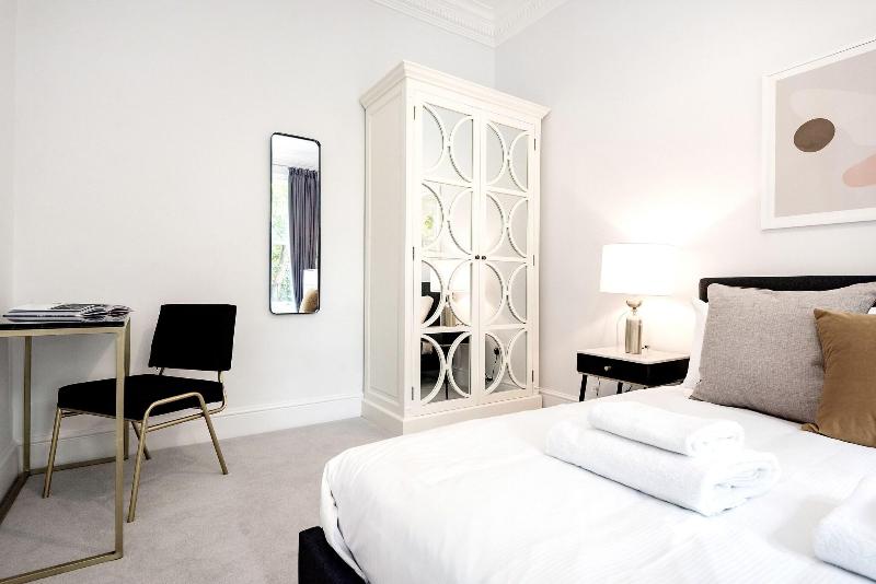 3 Sloane Gardens by UnderTheDoormat image
