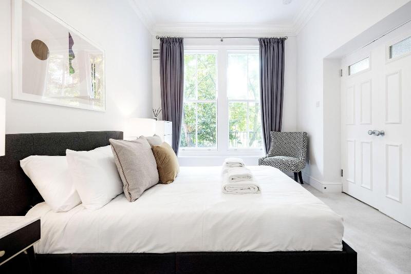 3 Sloane Gardens by UnderTheDoormat image
