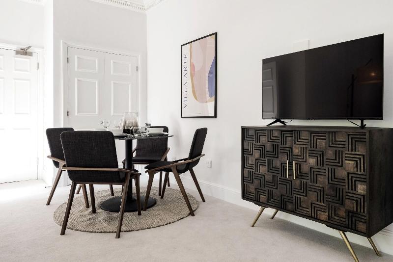 3 Sloane Gardens by UnderTheDoormat image