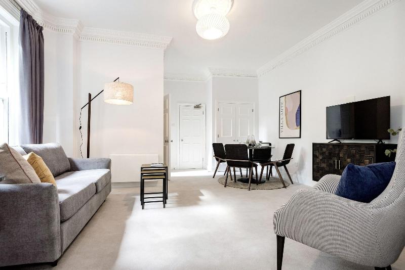 3 Sloane Gardens by UnderTheDoormat image