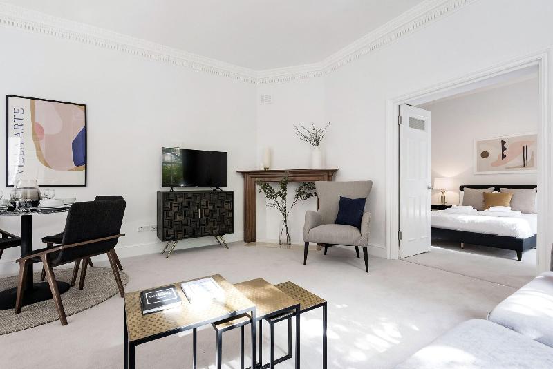 3 Sloane Gardens by UnderTheDoormat image