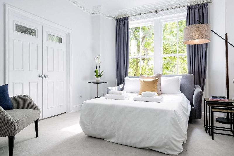 3 Sloane Gardens by UnderTheDoormat image
