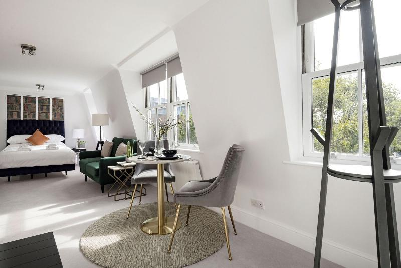 3 Sloane Gardens by UnderTheDoormat image