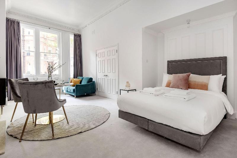 3 Sloane Gardens by UnderTheDoormat image