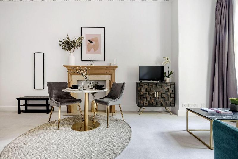 3 Sloane Gardens by UnderTheDoormat image