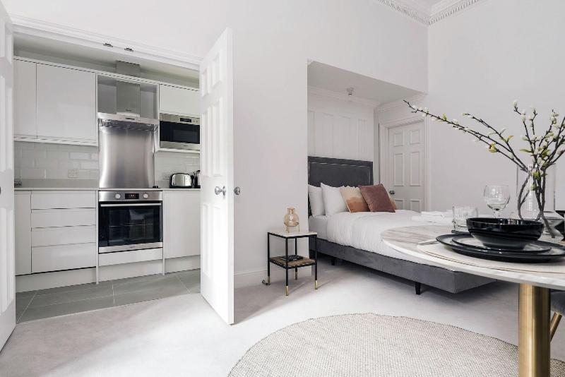 3 Sloane Gardens by UnderTheDoormat image