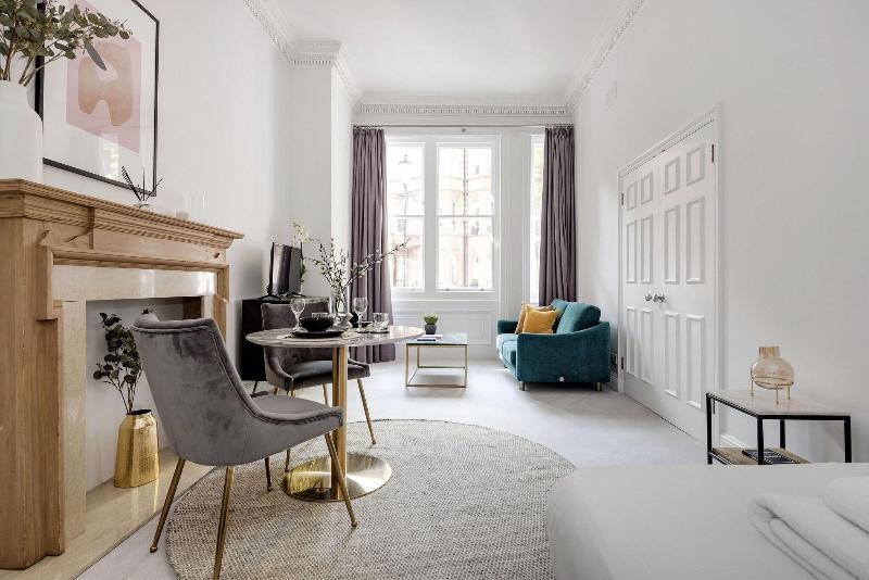 3 Sloane Gardens by UnderTheDoormat image