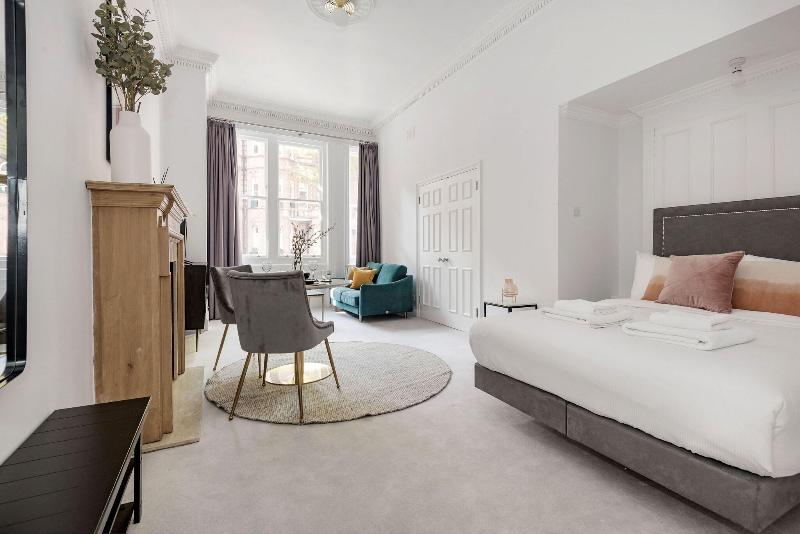 3 Sloane Gardens by UnderTheDoormat image