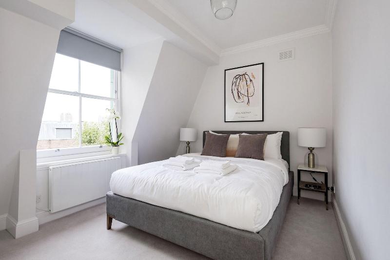 3 Sloane Gardens by UnderTheDoormat image