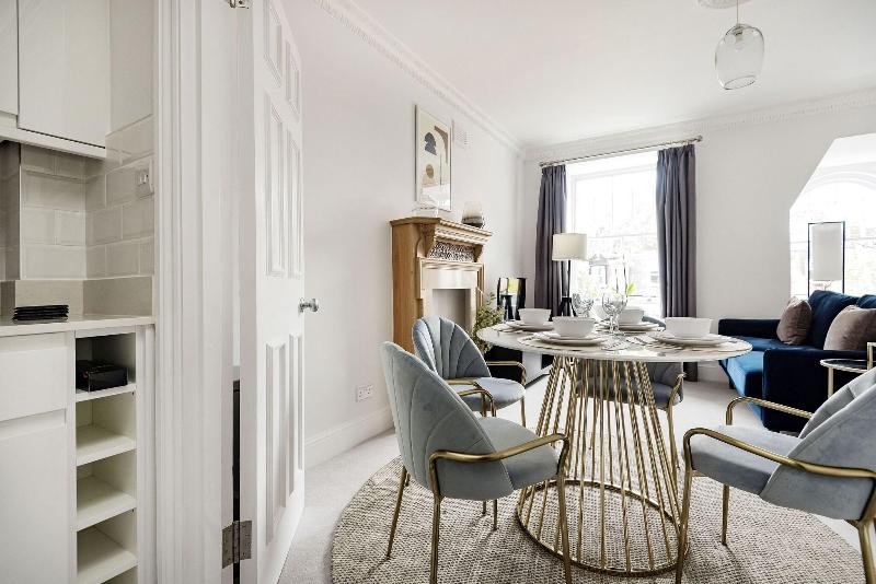 3 Sloane Gardens by UnderTheDoormat image