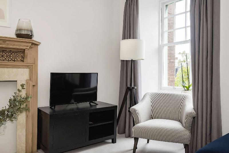 3 Sloane Gardens by UnderTheDoormat image