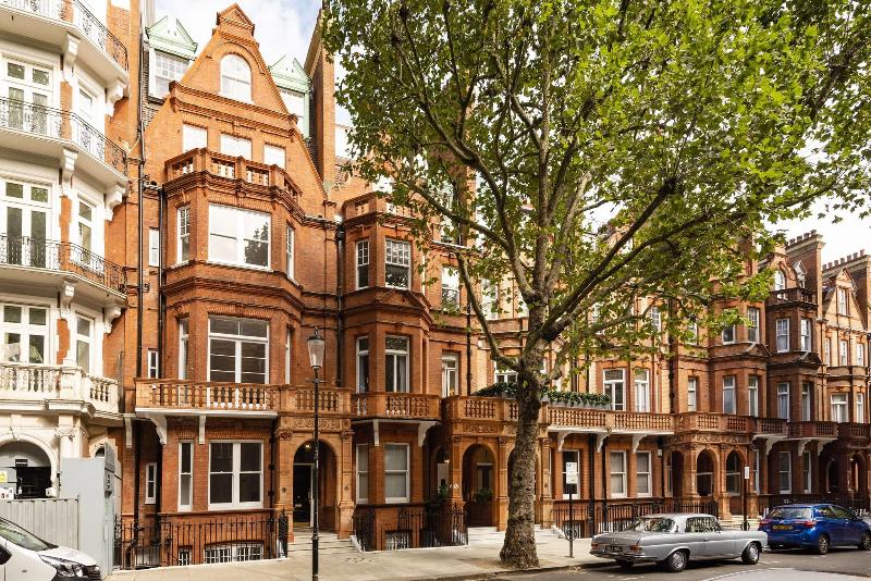 3 Sloane Gardens by UnderTheDoormat image