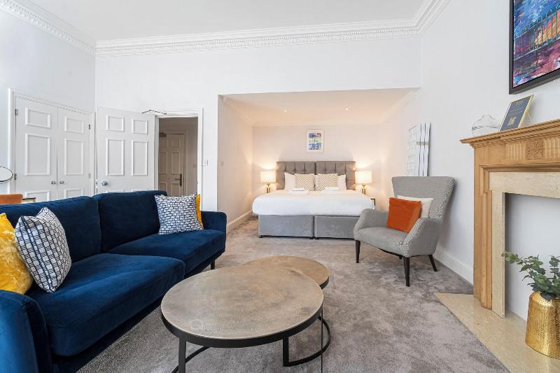 3 Sloane Gardens by UnderTheDoormat image
