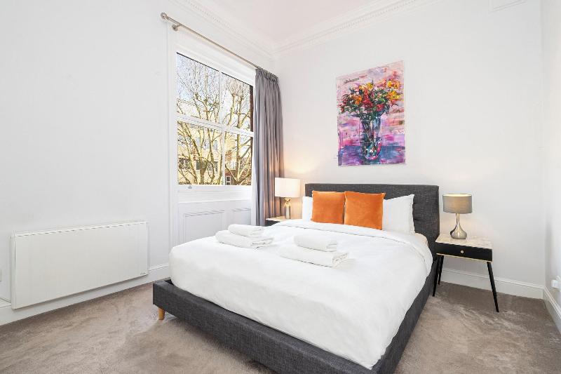 3 Sloane Gardens by UnderTheDoormat image