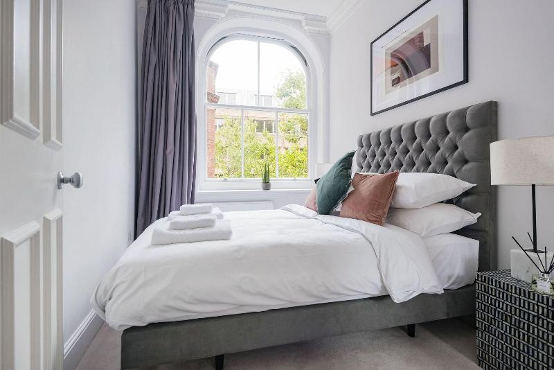 3 Sloane Gardens by UnderTheDoormat image