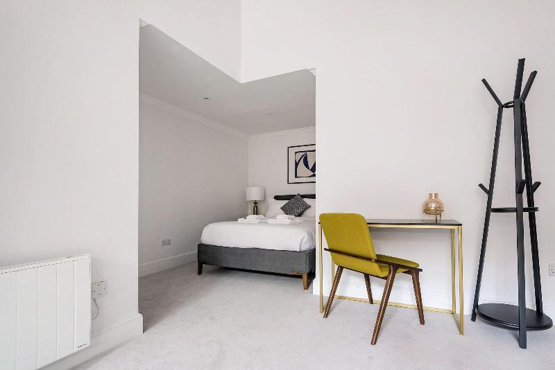 3 Sloane Gardens by UnderTheDoormat image