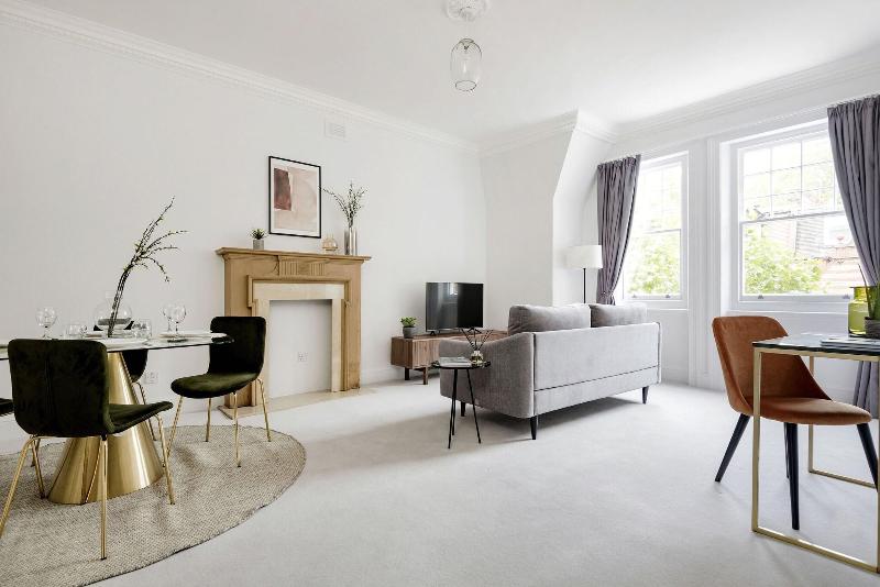 3 Sloane Gardens by UnderTheDoormat image
