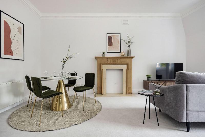 3 Sloane Gardens by UnderTheDoormat image