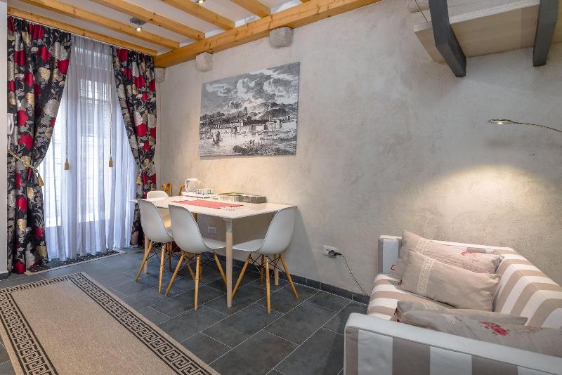 Villa Valeria image