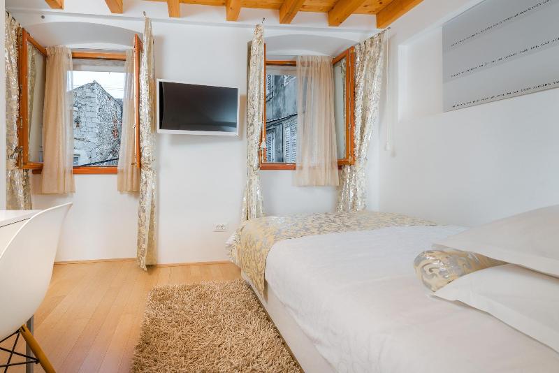 Villa Valeria image