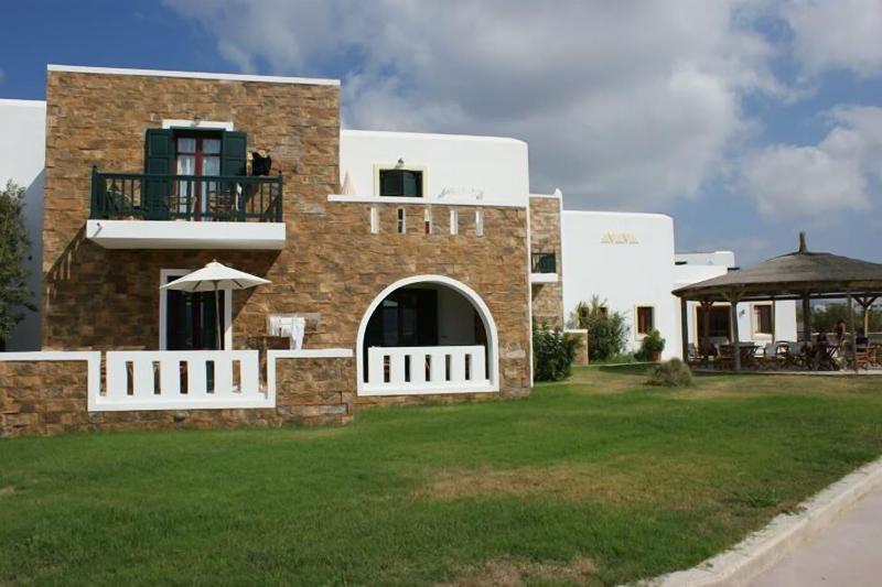 Plaka Hotel I — exterior view
