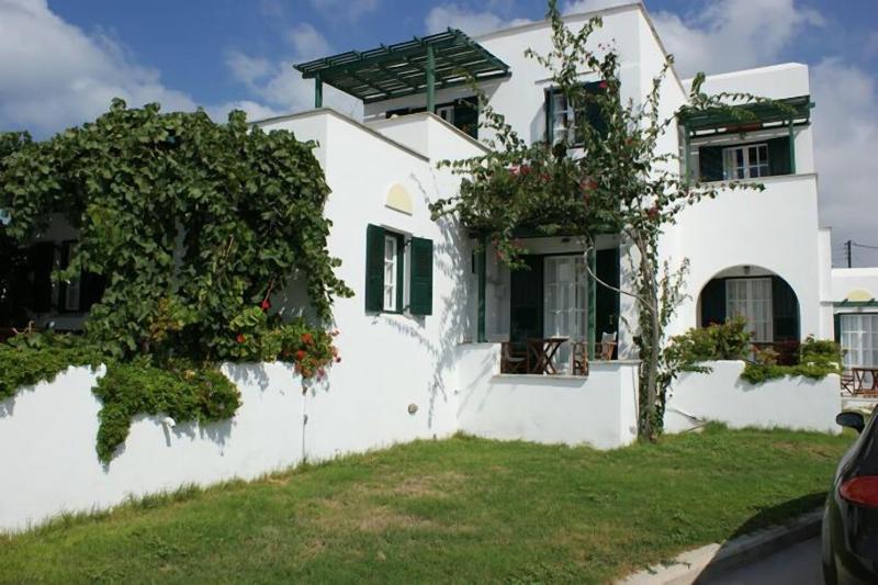 Plaka Hotel I — general view